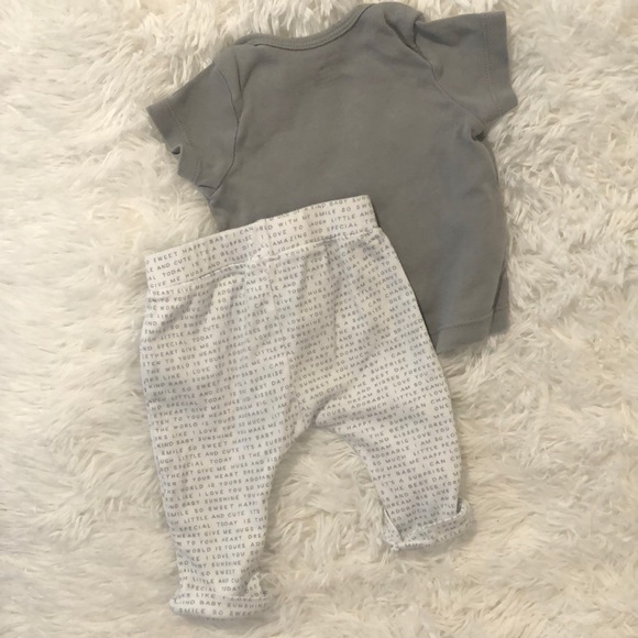 Carters Set - Picture 4 of 5